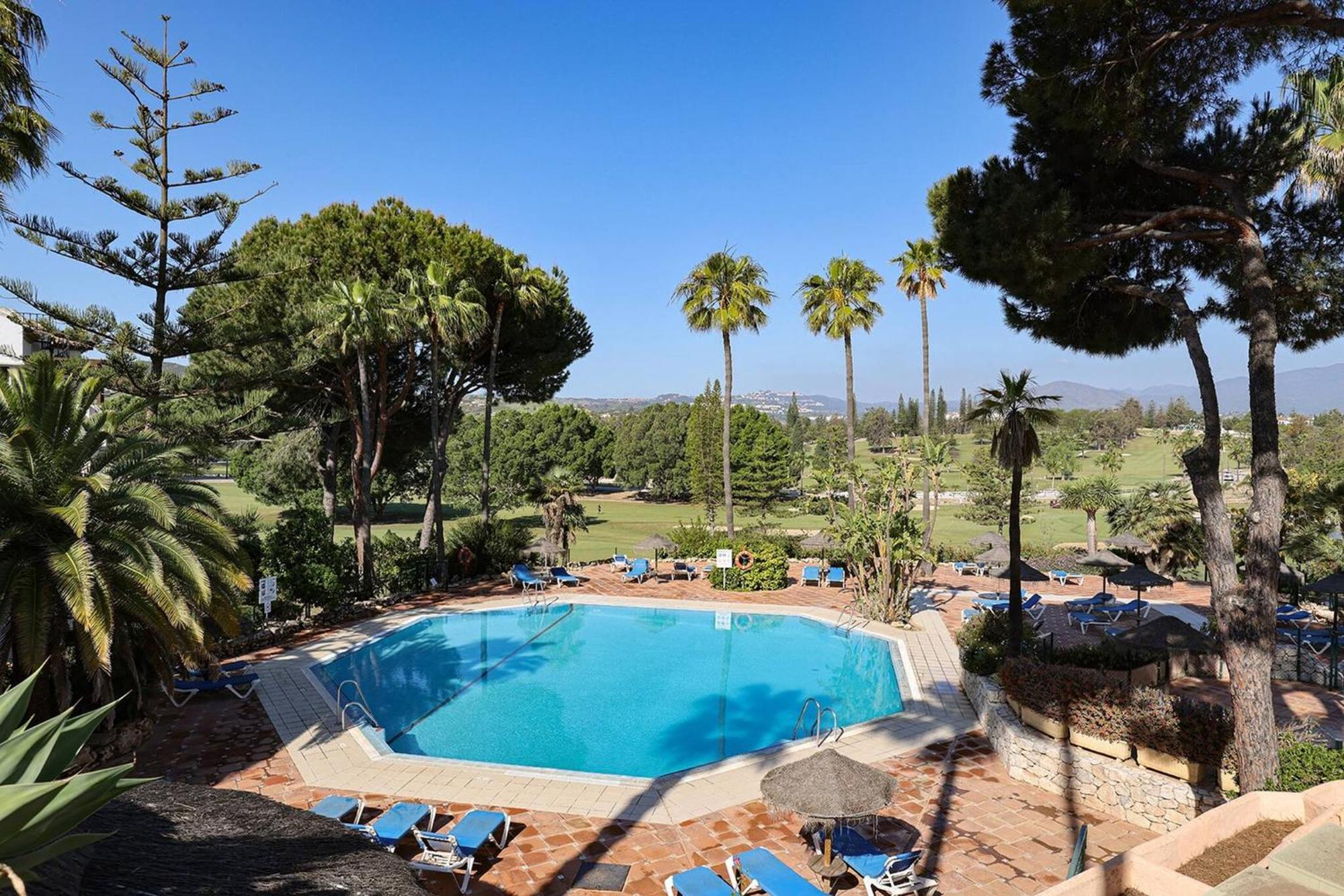 053 - Two Bed Mijas Golf Apartment In Popular Matchroom Golf Club Fuengirola Bagian luar foto