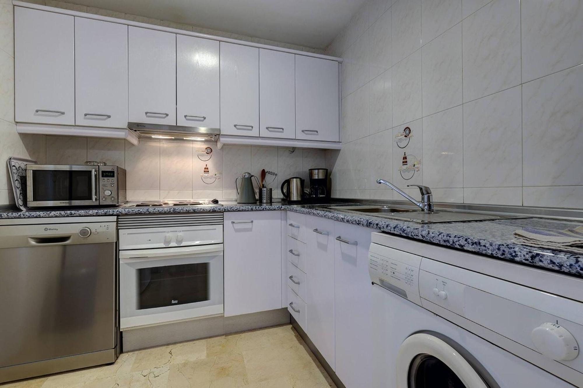 053 - Two Bed Mijas Golf Apartment In Popular Matchroom Golf Club Fuengirola Bagian luar foto