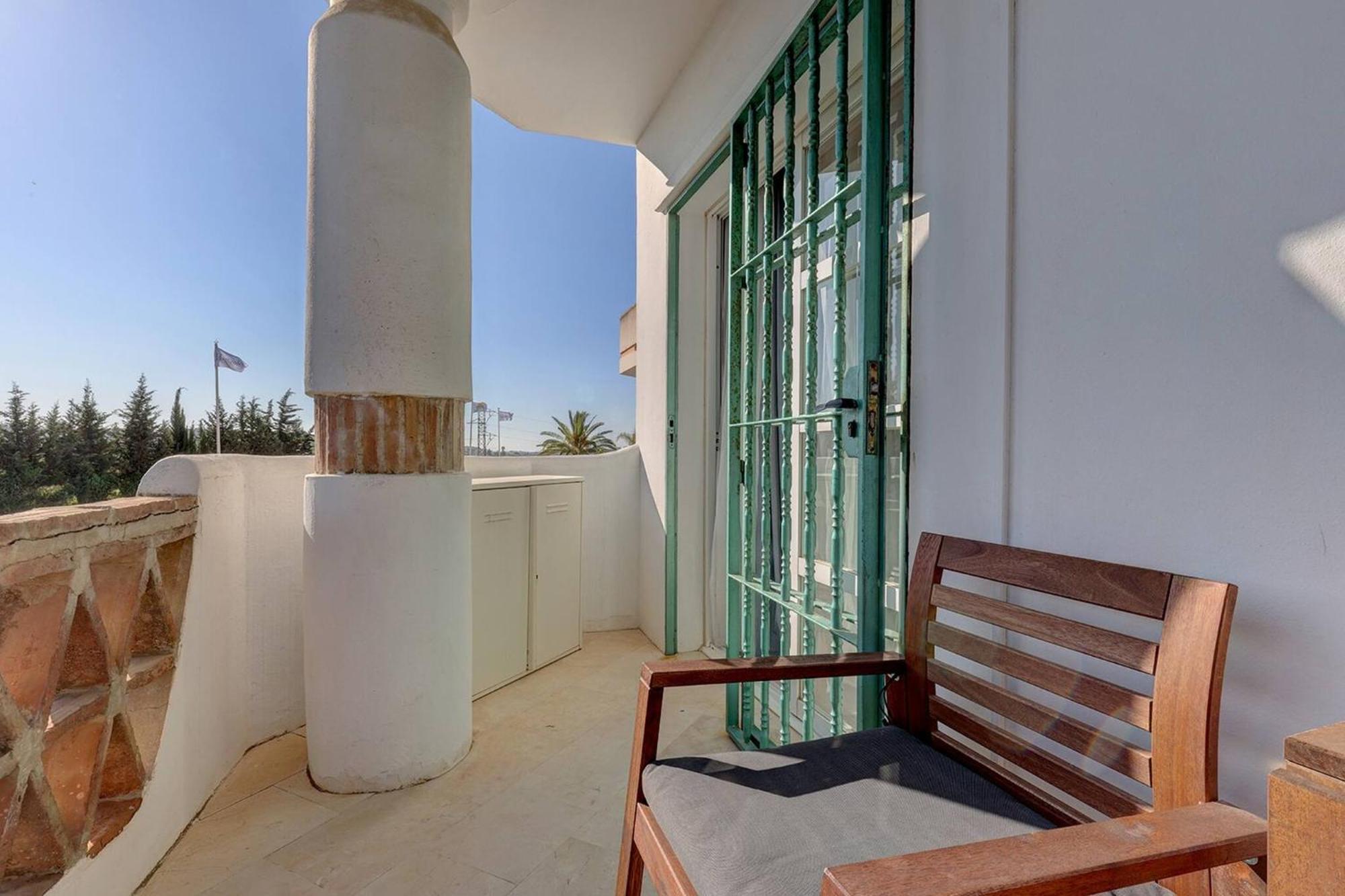 053 - Two Bed Mijas Golf Apartment In Popular Matchroom Golf Club Fuengirola Bagian luar foto