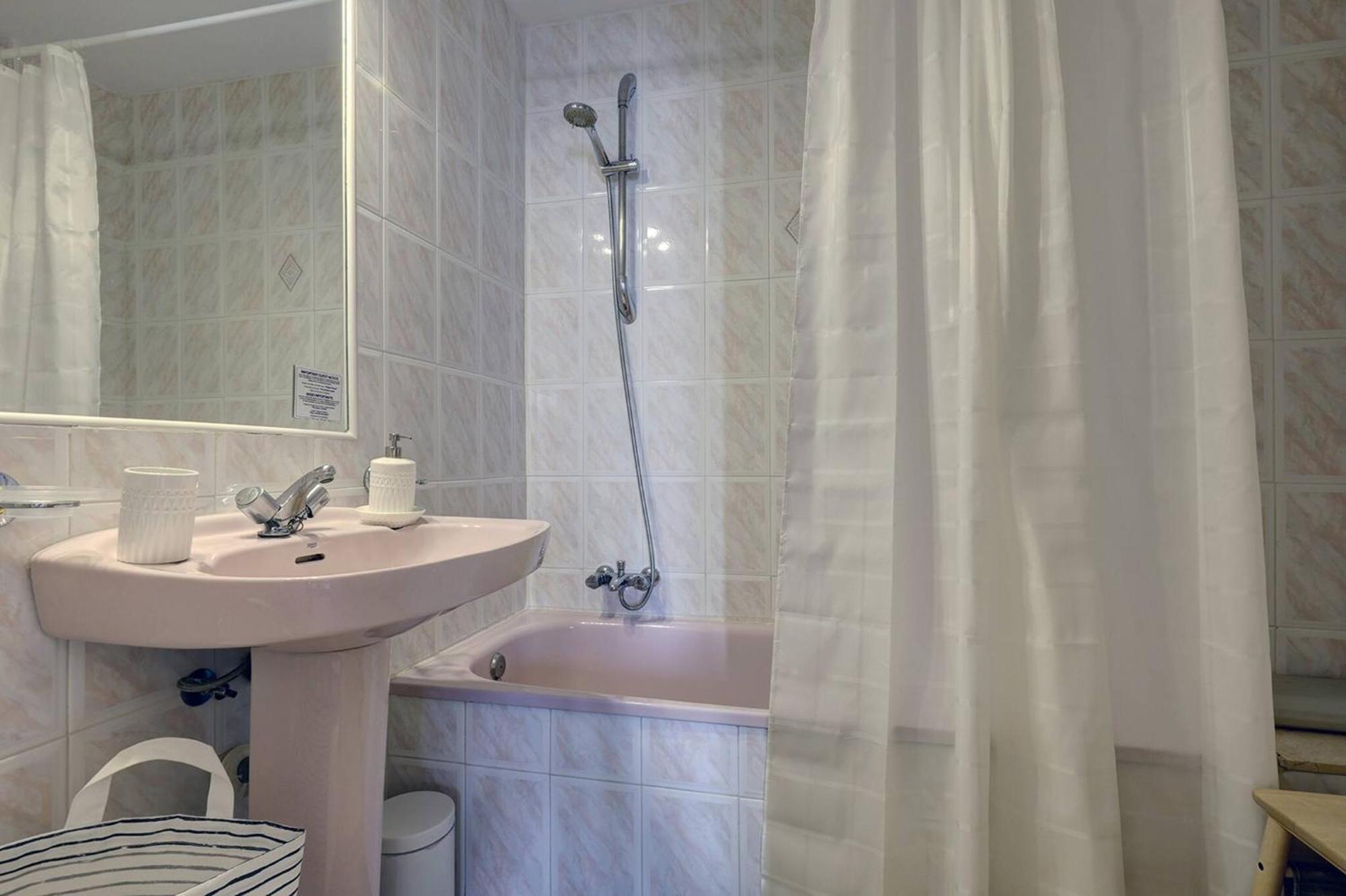 053 - Two Bed Mijas Golf Apartment In Popular Matchroom Golf Club Fuengirola Bagian luar foto