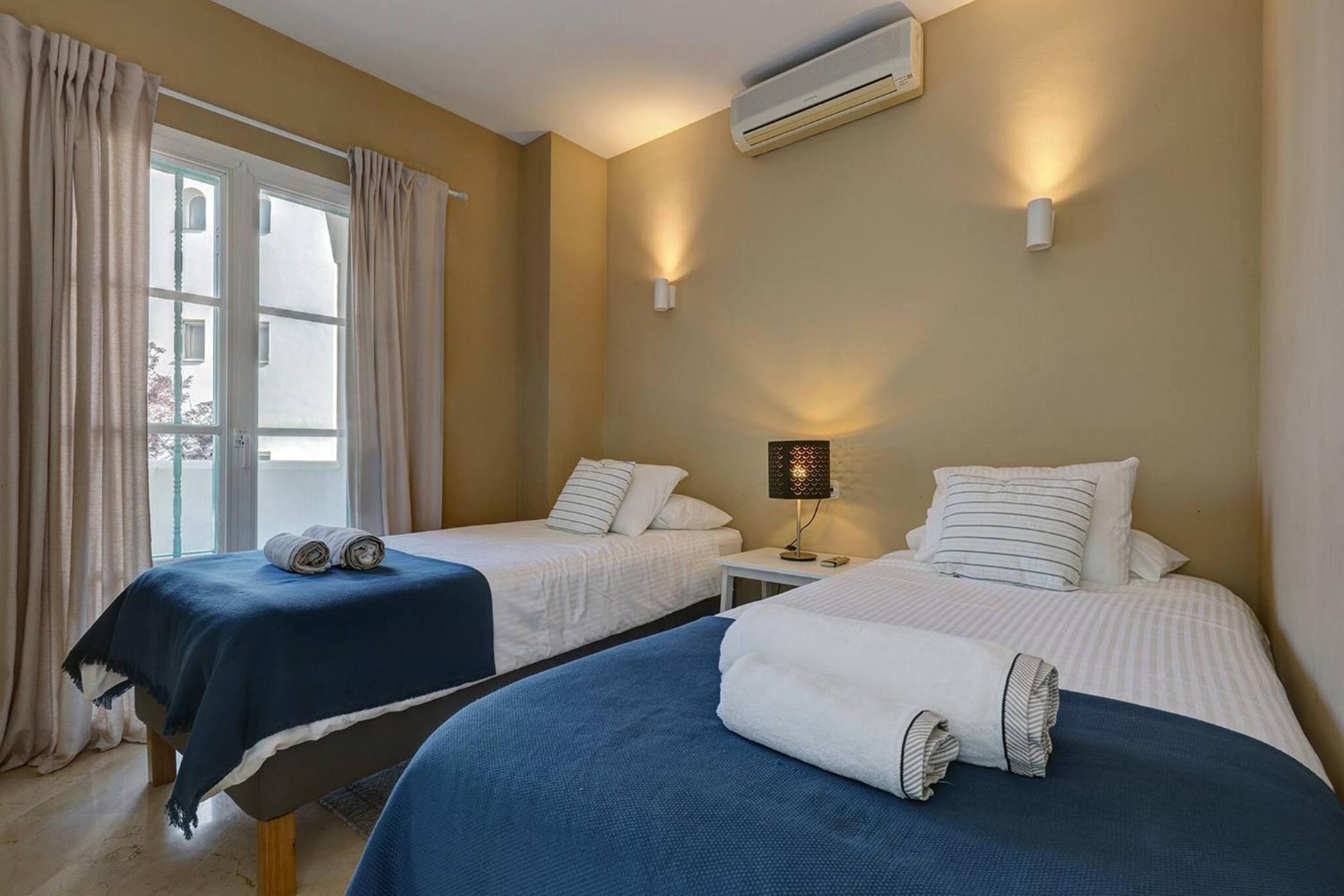 053 - Two Bed Mijas Golf Apartment In Popular Matchroom Golf Club Fuengirola Bagian luar foto