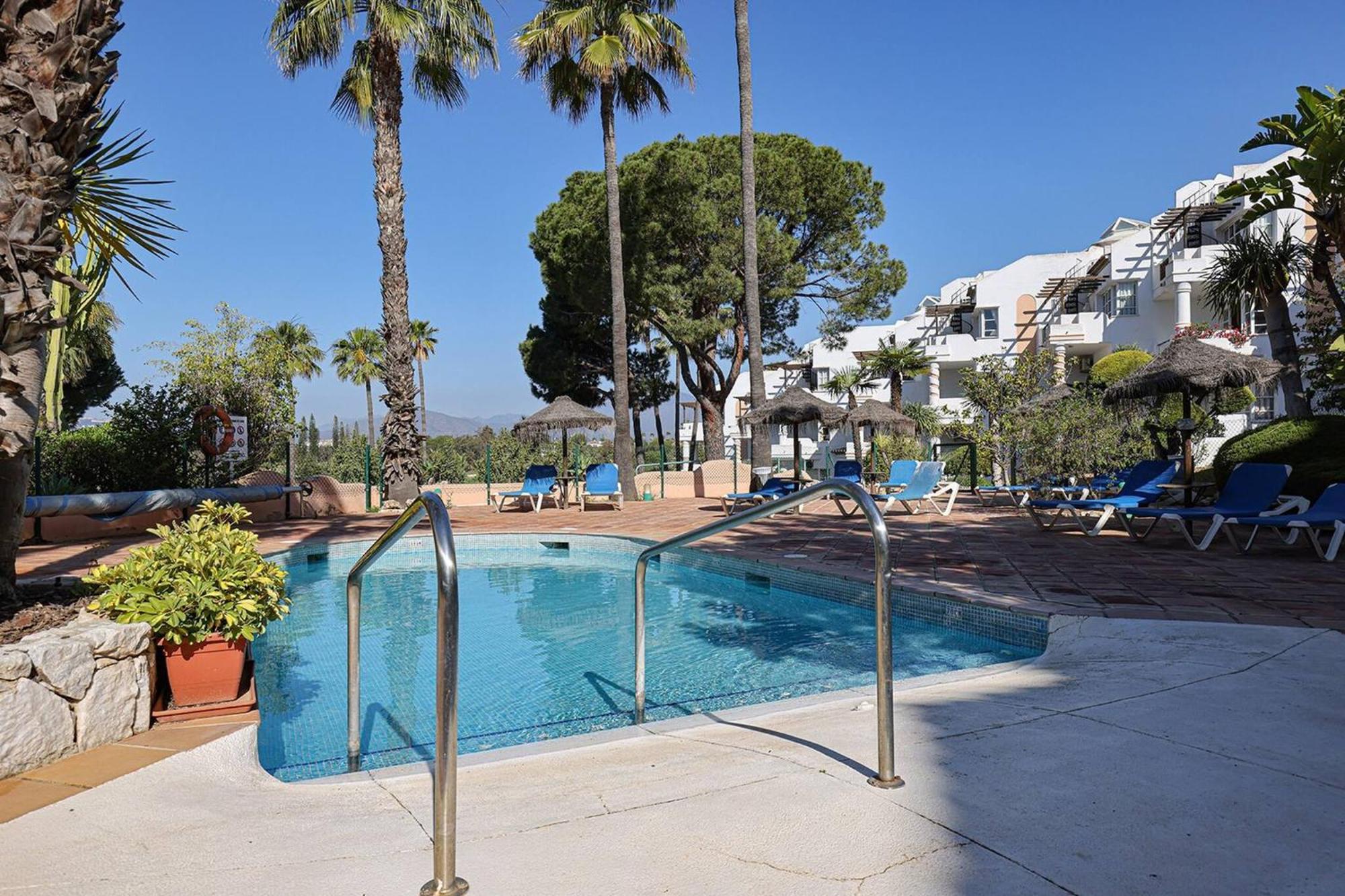 053 - Two Bed Mijas Golf Apartment In Popular Matchroom Golf Club Fuengirola Bagian luar foto